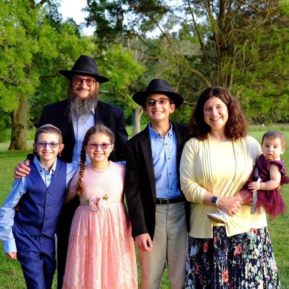 Meet your Posher, Chaya